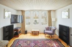 Beautiful houseboat for modern London living, SW10