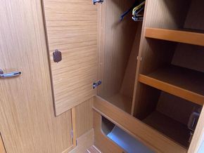 2010 Jeanneau Sun Odyssey 42i 21