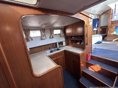2001 Aquastar 38