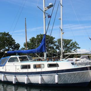 Finnsailer 35 Motorsailer, would make excellent live aboard