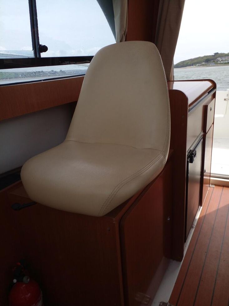 BENETEAU ANTARES 8 INBOARD DIESEL 2010