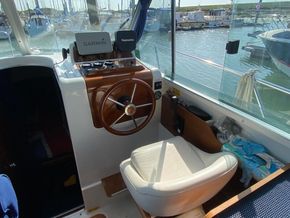 Beneteau Antares 760  - Helm
