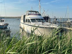 Hershine 18m Cruising Houseboat +Mooring