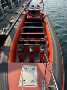 Tornado 10M Super CAT 4 Charter Seafaris 12+2