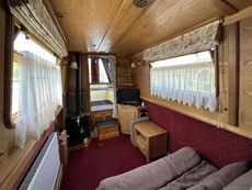 Saloon Fwrd