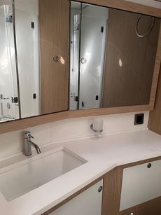 2016 Beneteau Oceanis 60