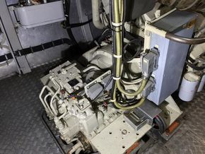 Left reverse gear reducer
