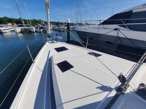 2025 Bavaria C42 11