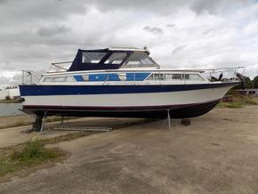 Cobra 33 AFT CABIN! - Main Photo