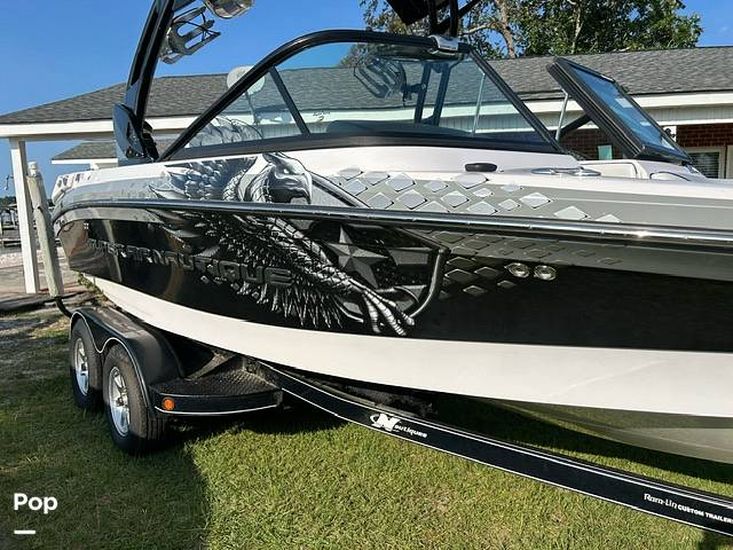 2011 Correct Craft super air nautique 210