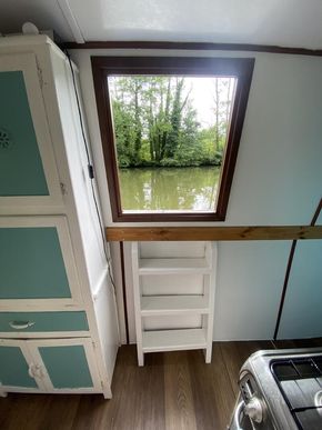 Side hatch