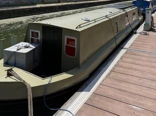 narrowboat with residential mooring