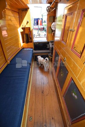 Stern cabin aft