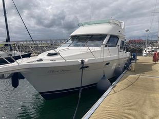 Bayliner 3788 -Ready for Adventure