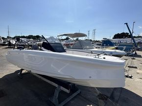 2022 Axopar 22 Spyder 6