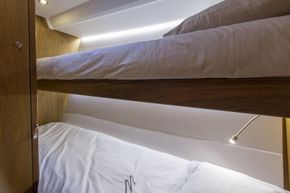 Manufacturer Provided Image: Wauquiez Pilot Saloon 48
