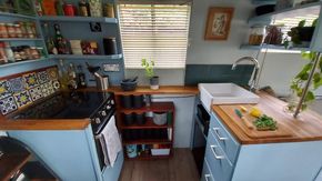 kitchen with gas cooker and oven