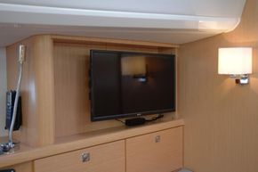 2020 Bavaria Vision 42 41