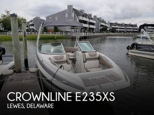 2022 Crownline E235XS