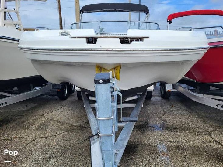 2018 Hurricane 217 sundeck