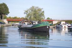 26 x4,68m Luxe Motor well equipped for intensive cruising