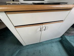 Bayliner 2855 Ciera Sunbridge  - Galley