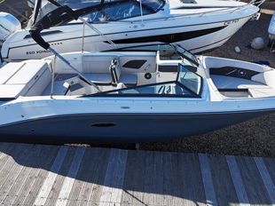 2023 Sea Ray 230 SPOe Outboard