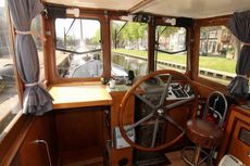 sturdy tug with rich history, fully equipped, spacious aft deck