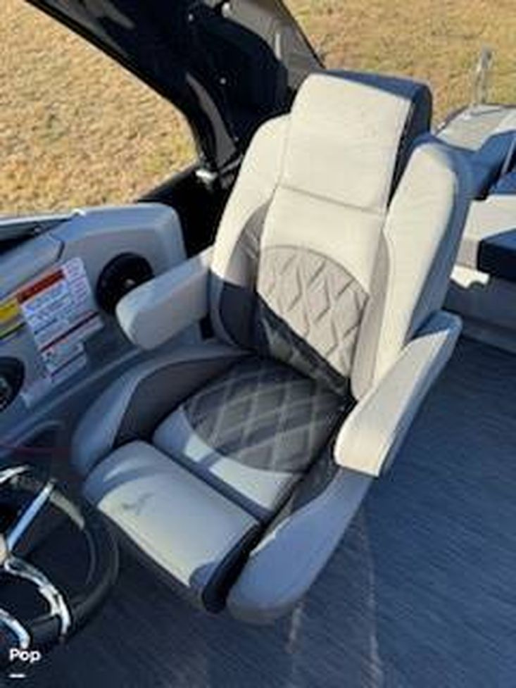 2022 Bennington 25 qx