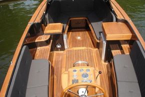 Luxurious Enkhuizensloep 780 boat interior with wooden finish, 2026 model.