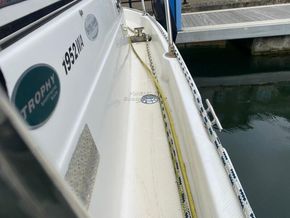 Trophy 1952 Walkaround  - Side Deck