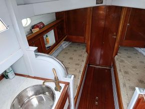 Bermudan  Sloop  - Interior