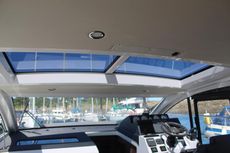 2015 Sealine C330