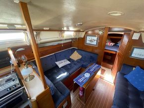 Sadler 32  - Saloon