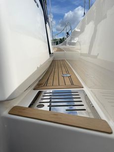 Nimbus 305 Coupe