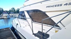 Princess 435