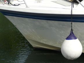 Fairline Antigua 32  - Hull Close Up