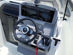 Jeanneau Cap Camarat 6.5 CC  - Helm