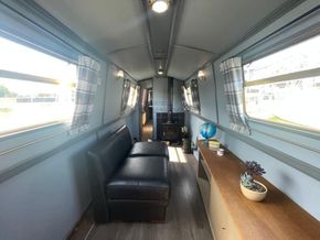 Narrowboat 58ft Cruiser Stern  - Interior