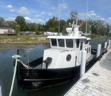 1985 32' x 11'6 PUSH TUG FOR SALE
