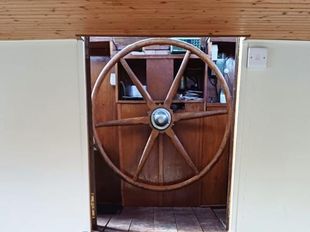 4-bed barge, London secure mooring