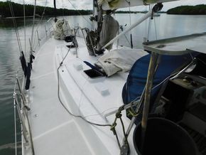 Bruce Roberts 53 Professional Build - Foredeck