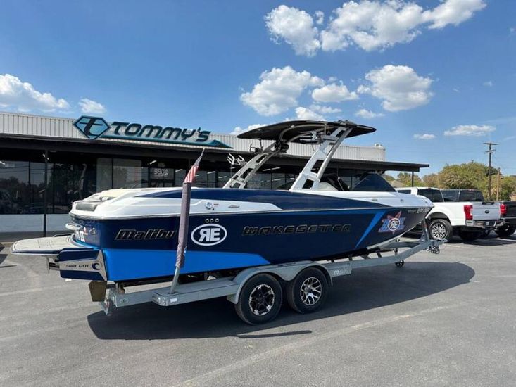 2016 Malibu 25 lsv