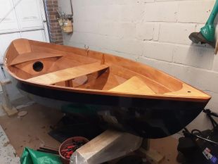 dinky dory rowing boat