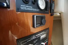 2005 Regal 2565 Window Express