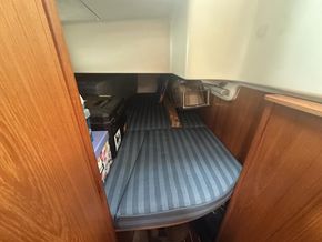 1998 Jeanneau Sun Odyssey 40 DS 25