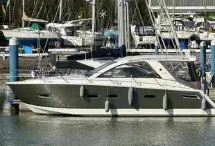 2010 Sealine SC35