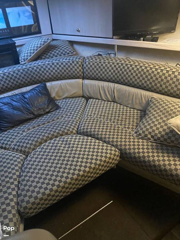 1995 Bayliner 3255 avanti