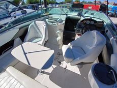 2005 Regal 2250 Cuddy Cabin	