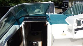 Wellcraft Martinique 2700 Motor Boat - Companionway